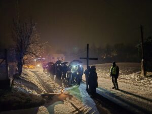 Droga Krzyżowa w zimowej scenerii